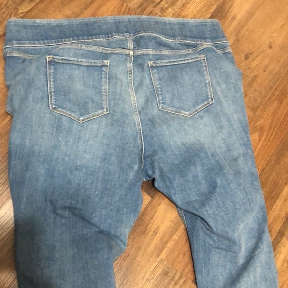 Old Navy Rockstar super skinny high rise capris - Picture 8 of 11